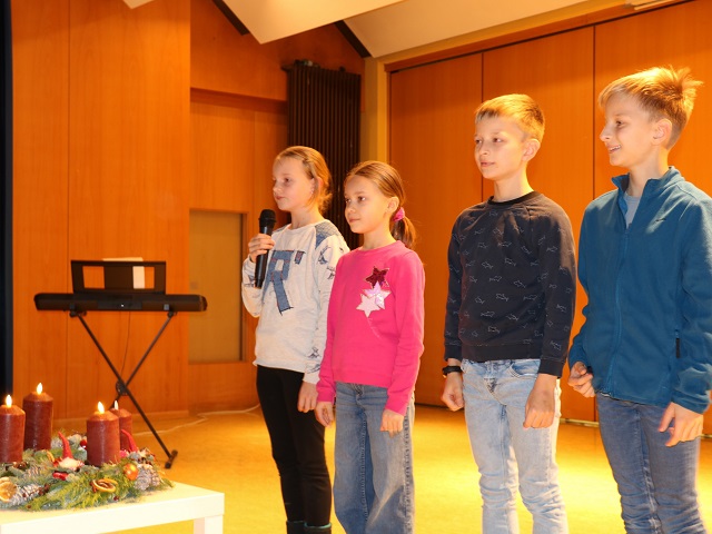 2024 12 16WeihnachtssingenAula 5